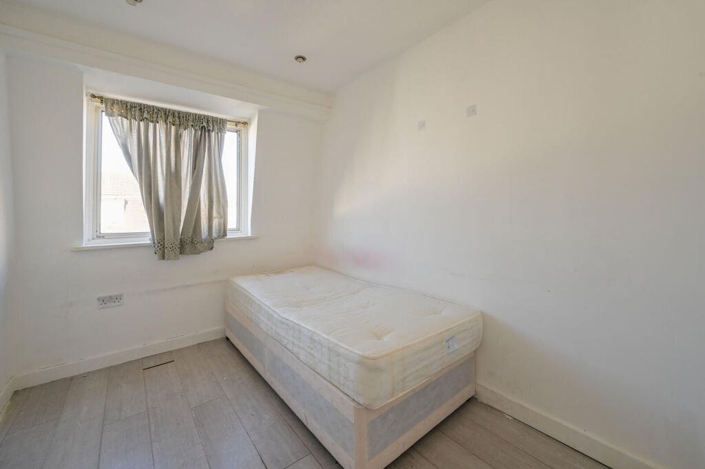 House in London, Custom House, Silvertown - View 4