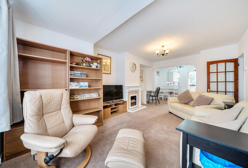 House in London, Rosehill - View 2