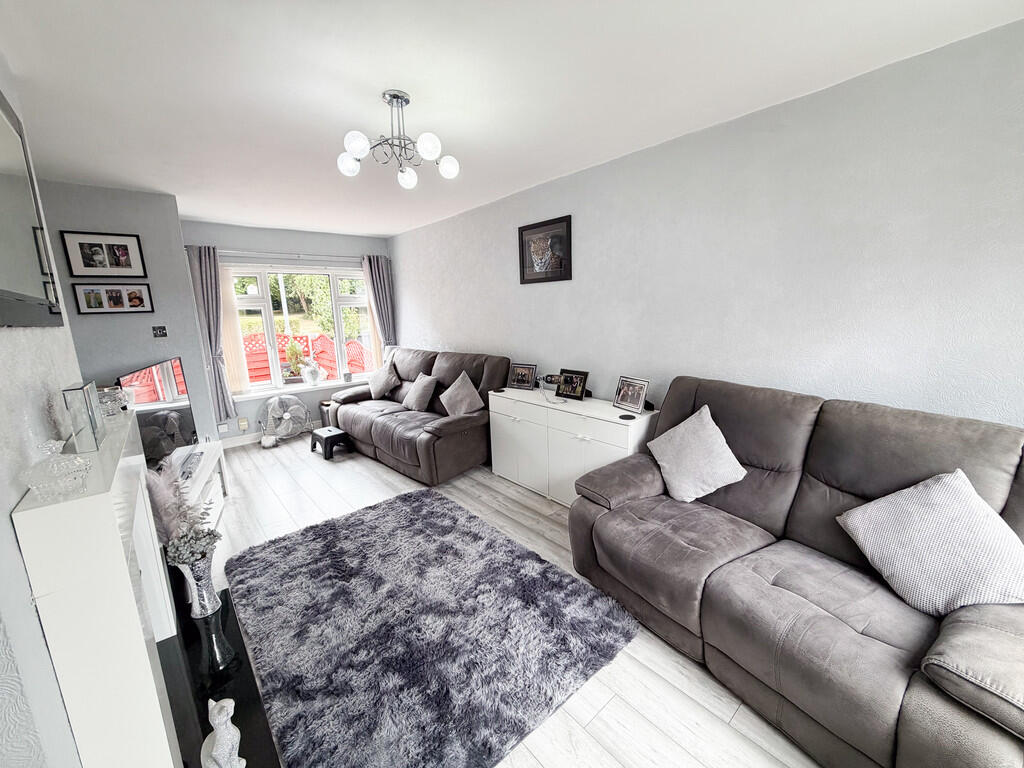 House in Stoke-on-Trent - More