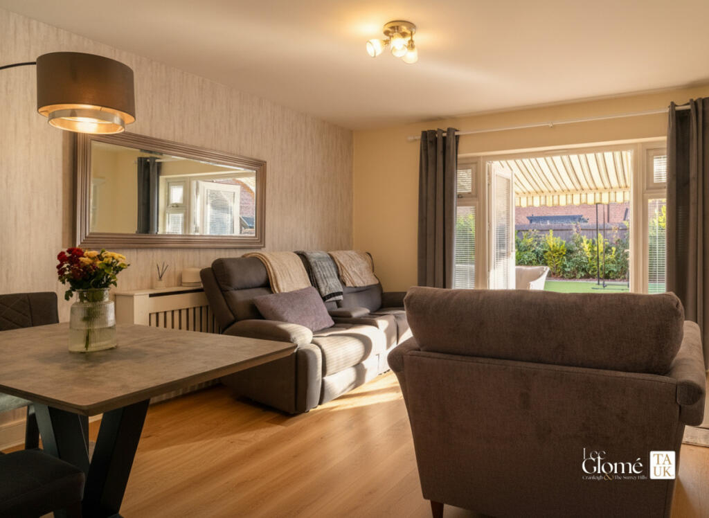 Sycamore Road, Cranleigh, GU6 photo 2