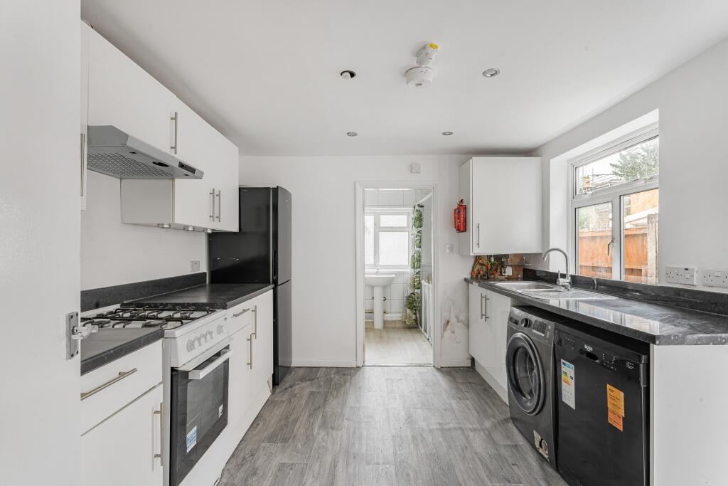 House in London, Little Ilford - View 4