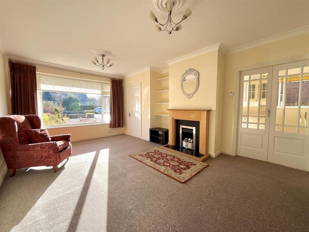 Buckfast Close, Hale, Altrincham photo 2