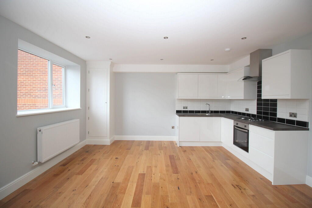 Apartment in Redhill - View 4