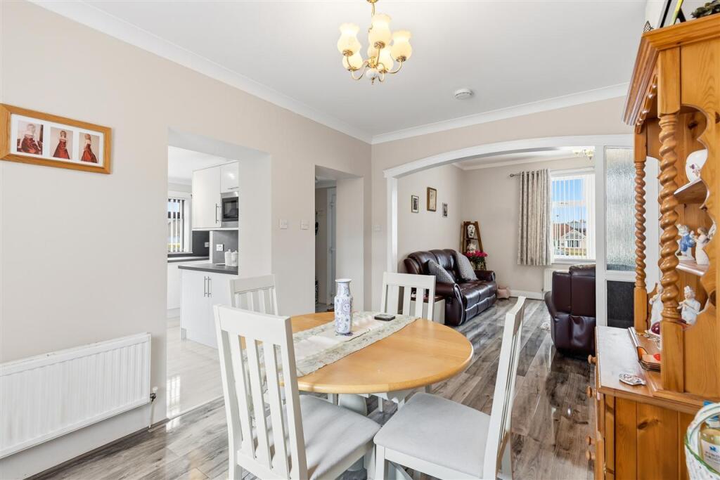 House in Edinburgh, West Lothian - More