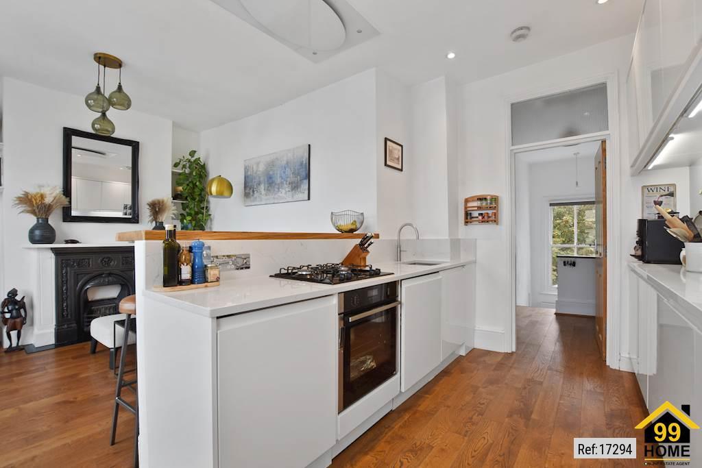 Apartment in London - View 5