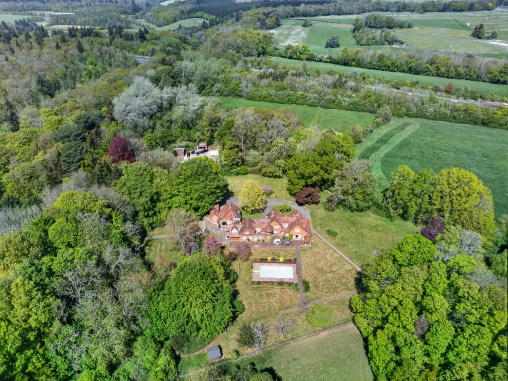 House in Bradfield, West Berkshire - View 3