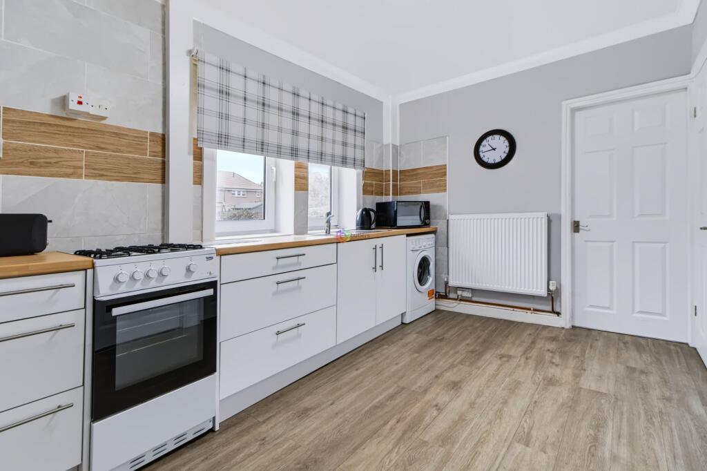House in North East Derbyshire, Clay Cross - View 3