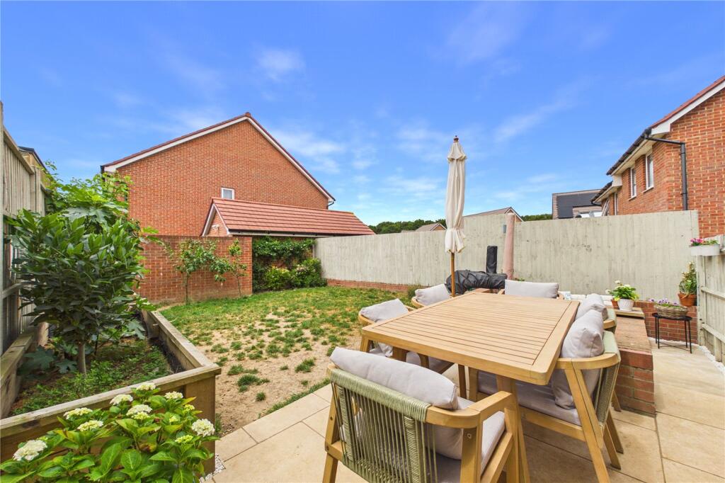 House in Basingstoke and Deane, Gillies Meadow, Rooksdown - View 4