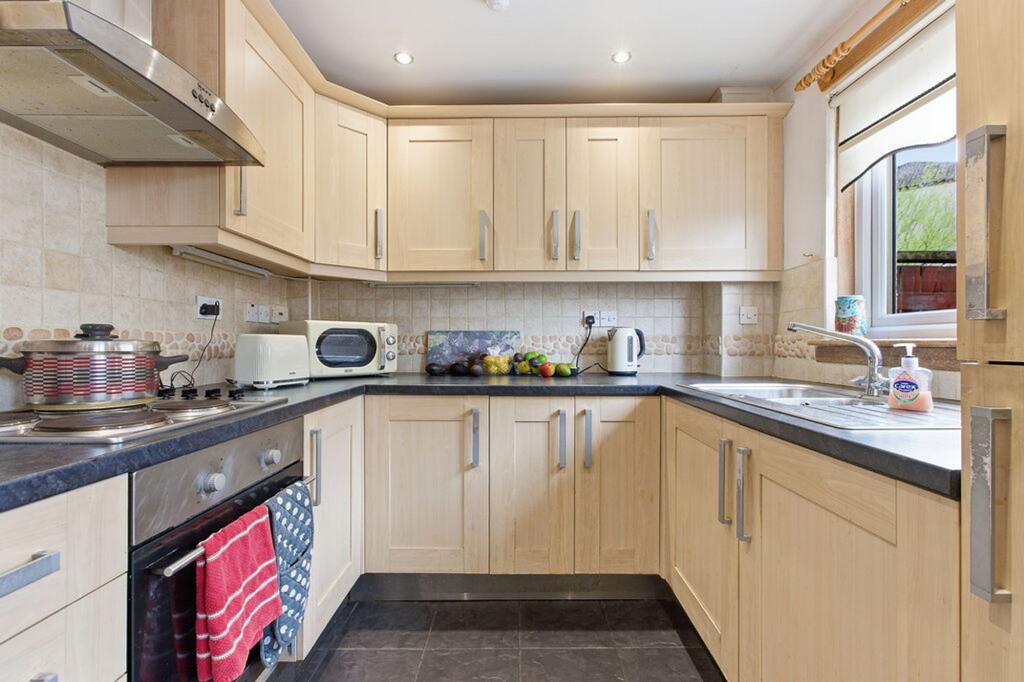 House in Johnstone, Quarrelton, Renfrewshire - View 3