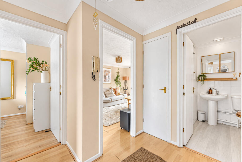 Apartment in London, Higham Hill, Walthamstow - More