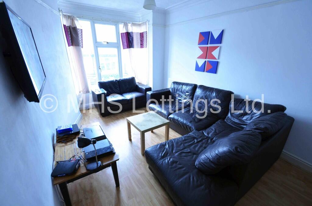 House in Leeds, West Yorkshire - View 4