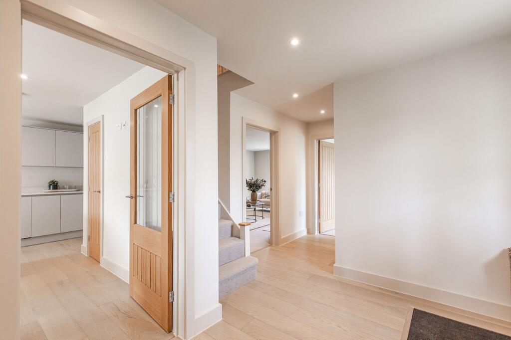 House in Mid Suffolk, Mendlesham - More