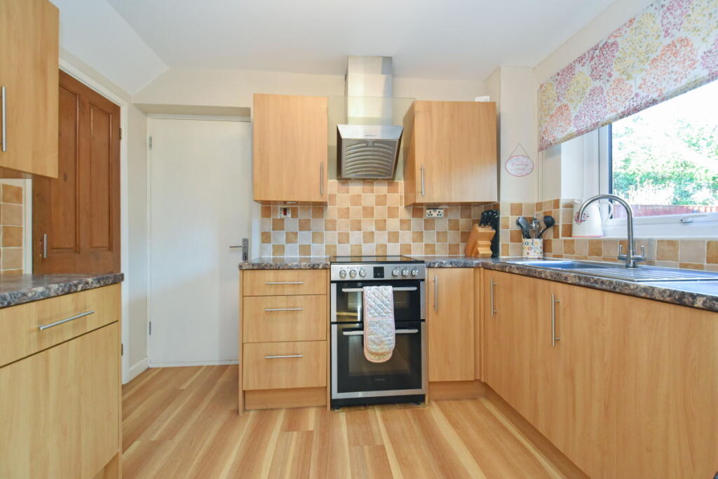 Chestnut Drive, Willand, EX15 photo 3