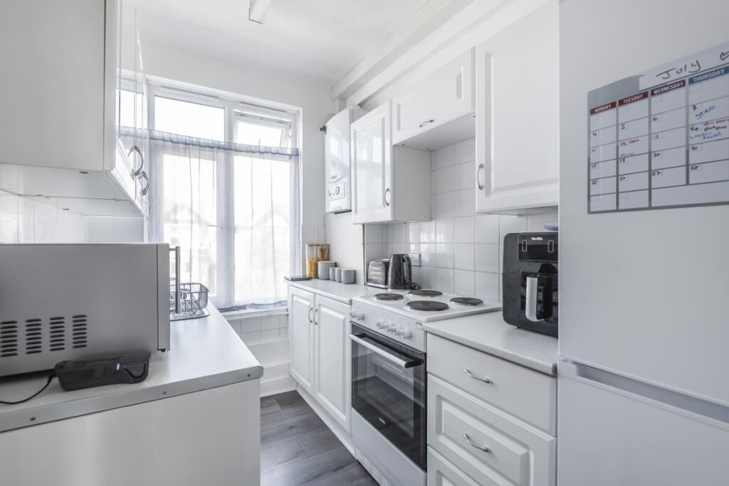 Apartment in London, Eltham Park, Well Hall - View 3
