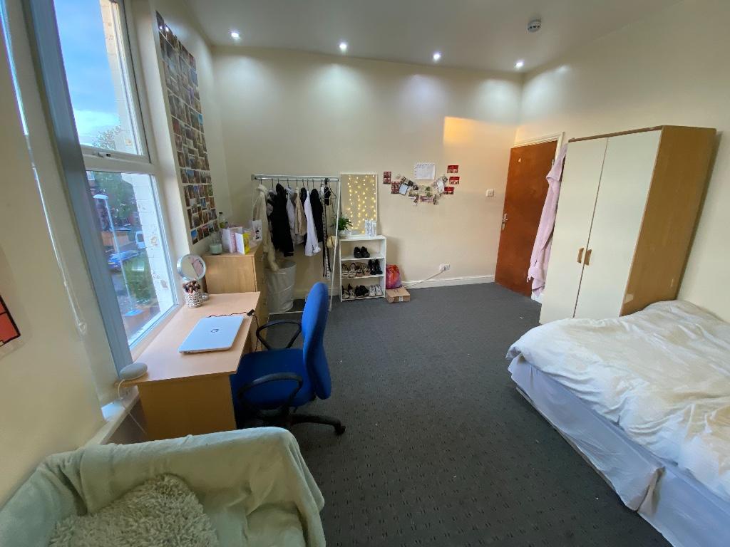 6 bedroom terraced house for rent