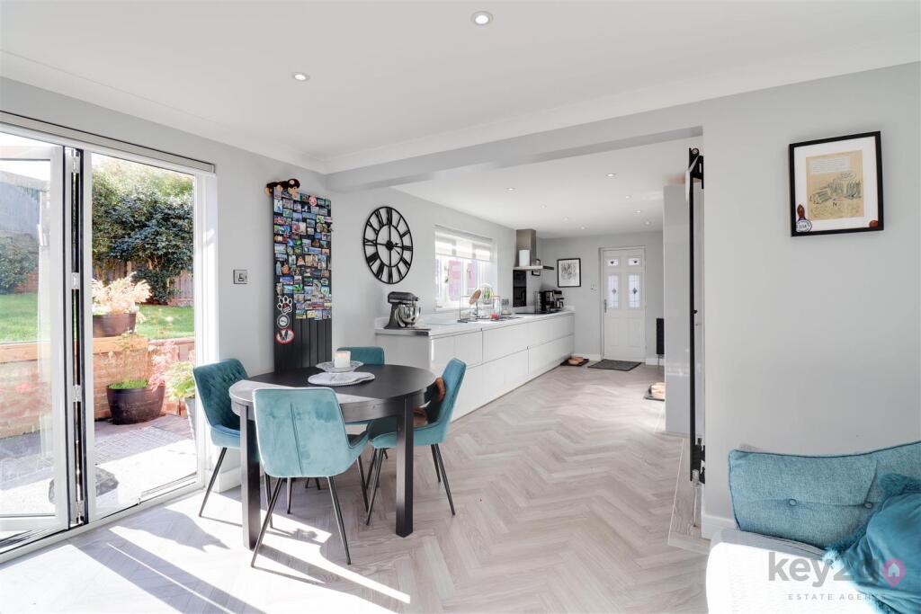 Spooner Drive, Killamarsh, Sheffield, S21 photo 2