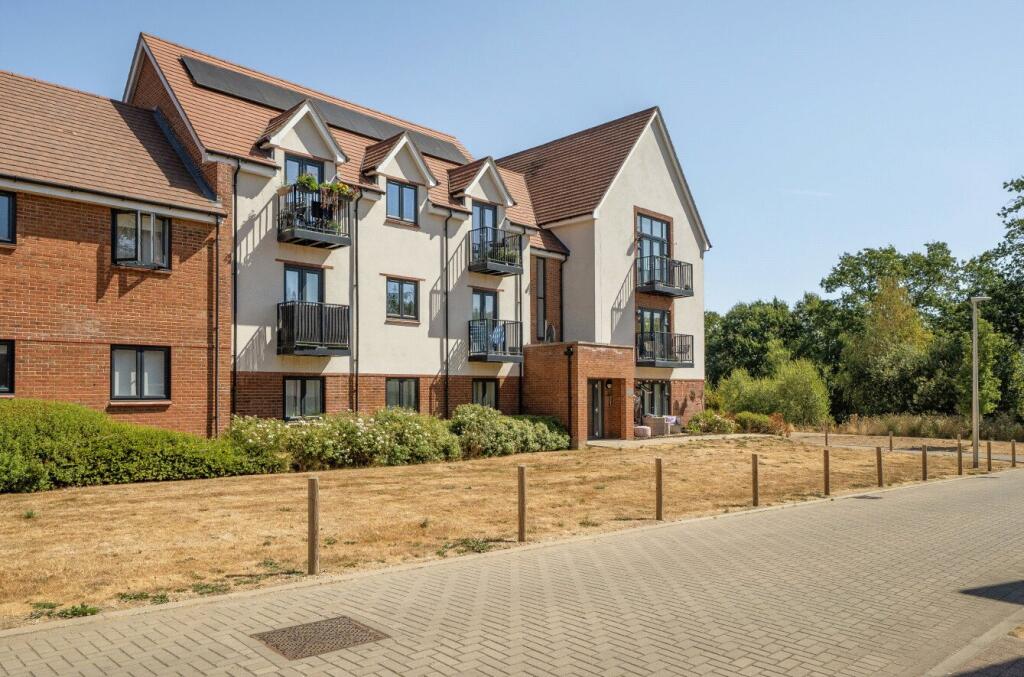 Main image of property: Glover Crescent, Arborfield Green, Reading, Berkshire, RG2