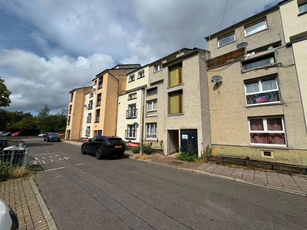 Apartment in Edinburgh, Murrayburn, Wester Hailes - View 2