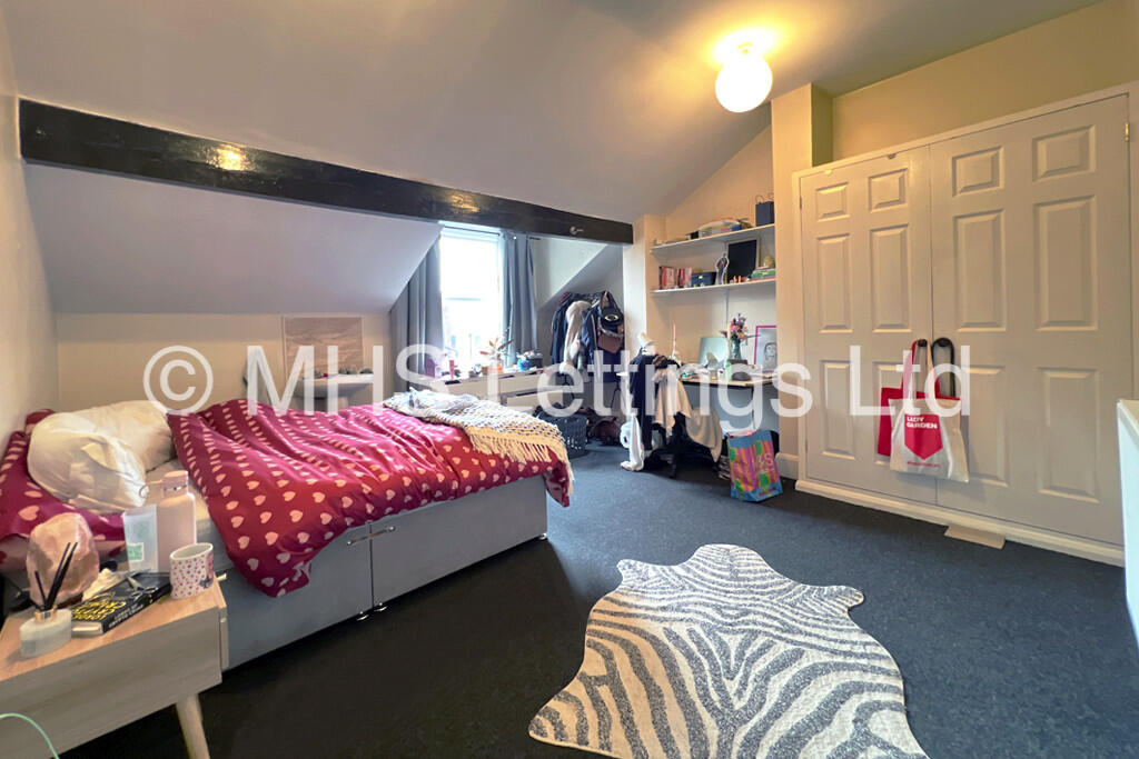 6 bedroom terraced house for rent