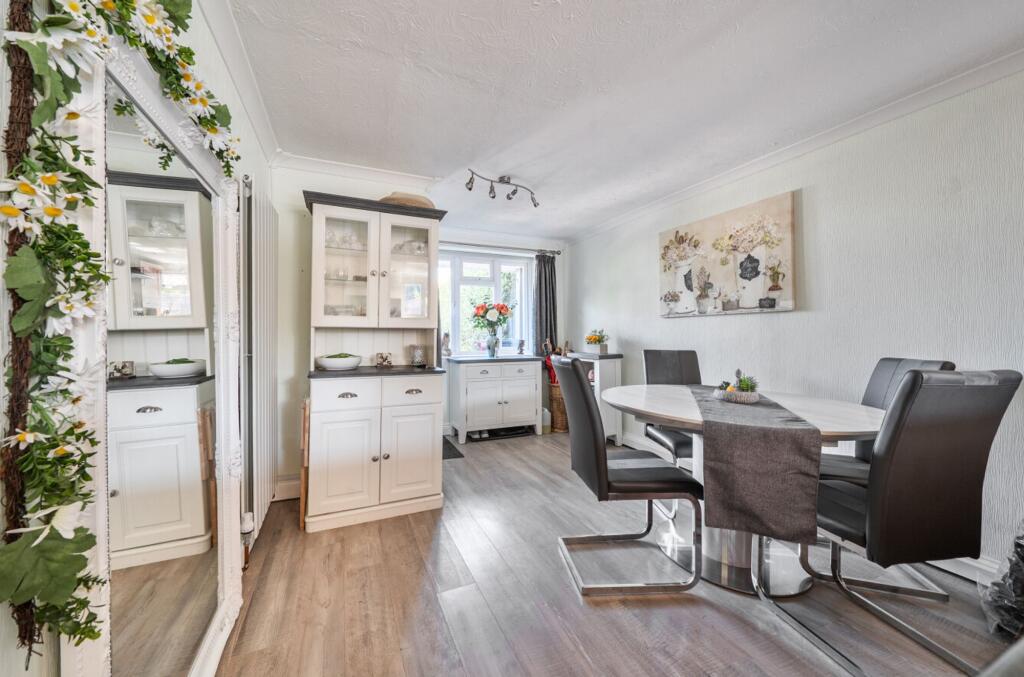 House in Chichester, East Wittering - More