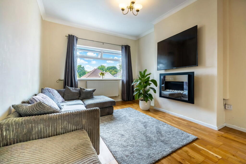 House in Caerphilly, Energlyn, Penyrheol Trecenydd & Energlyn - View 2