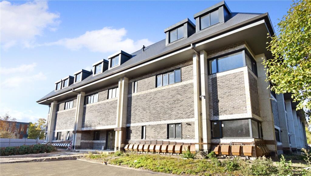 Main image of property: Emerald House, 236A London Road, Newbury, RG14