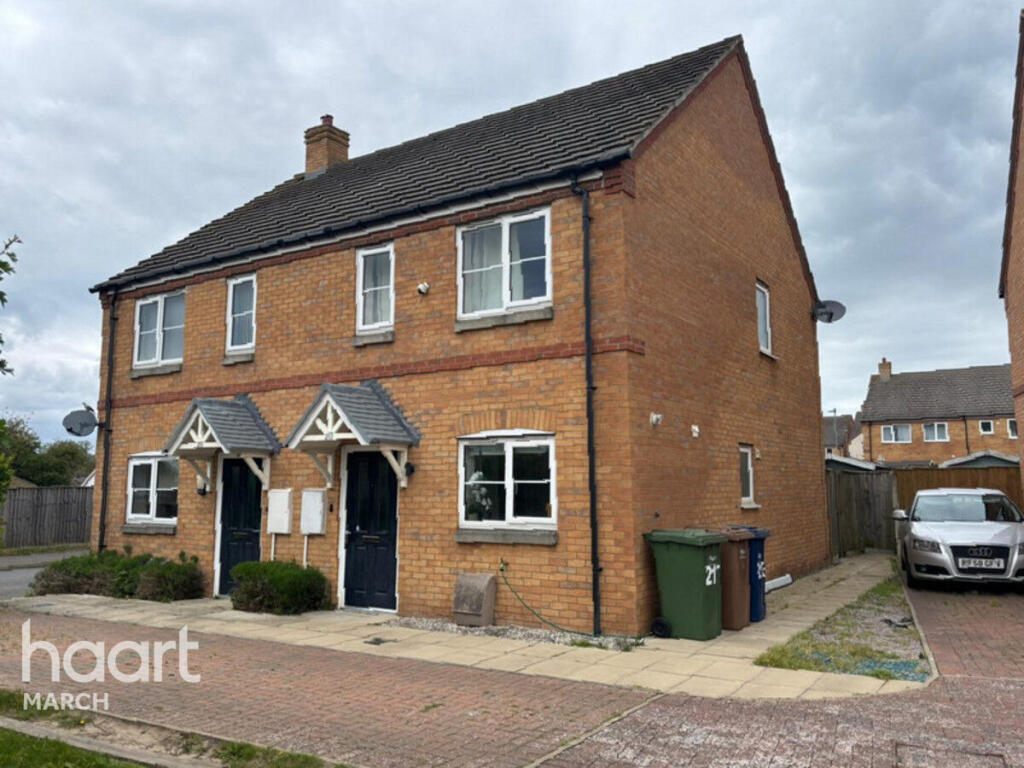 2-bed semi-detached on New Road, Chatteris, £210,000