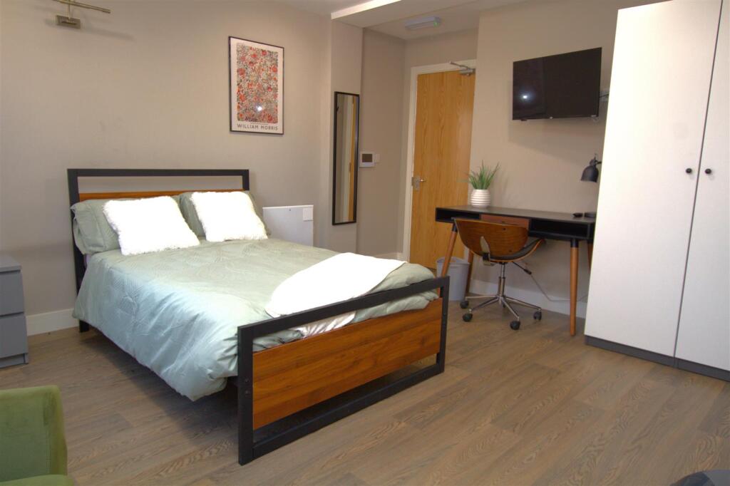 Apartment in Middlesbrough, Middlehaven - View 5