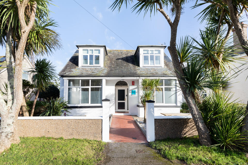 8-bed house on Oasis House & Apartment, Dracaena Avenue, Falmouth, Cornwall, TR11 2EG, £619,000
