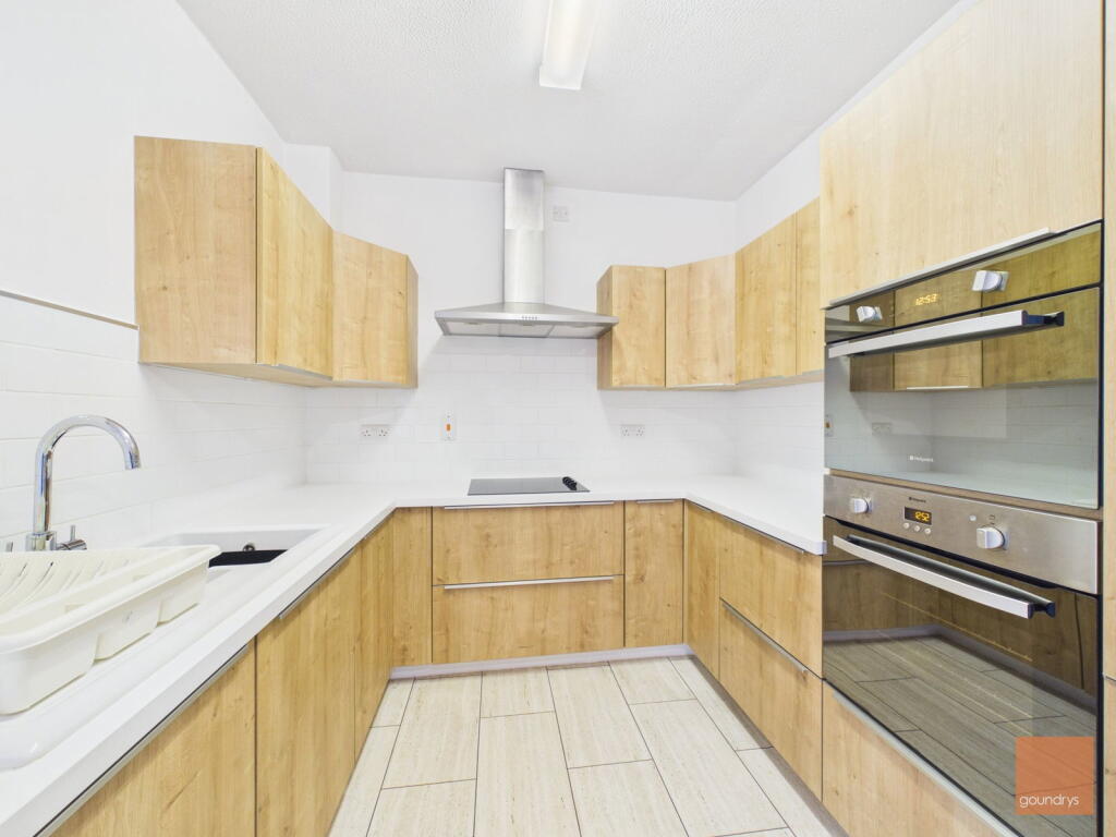 Apartment in Truro - View 4