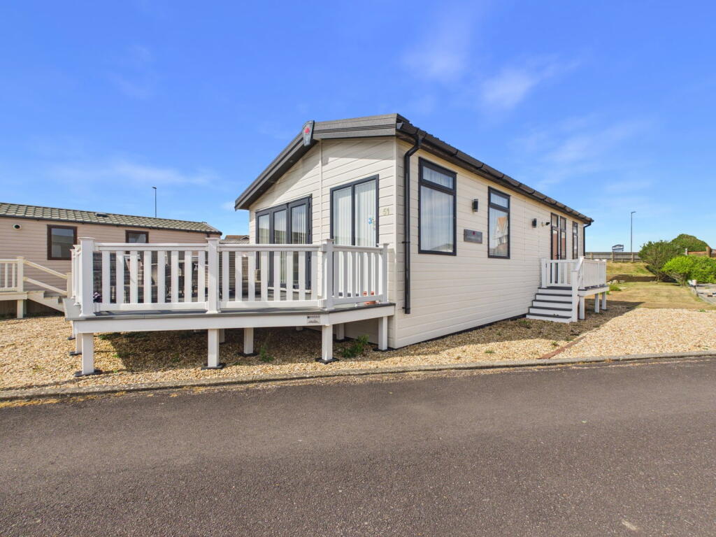 Main image of property: 70a Brighton Road, Lancing, BN15 8LW