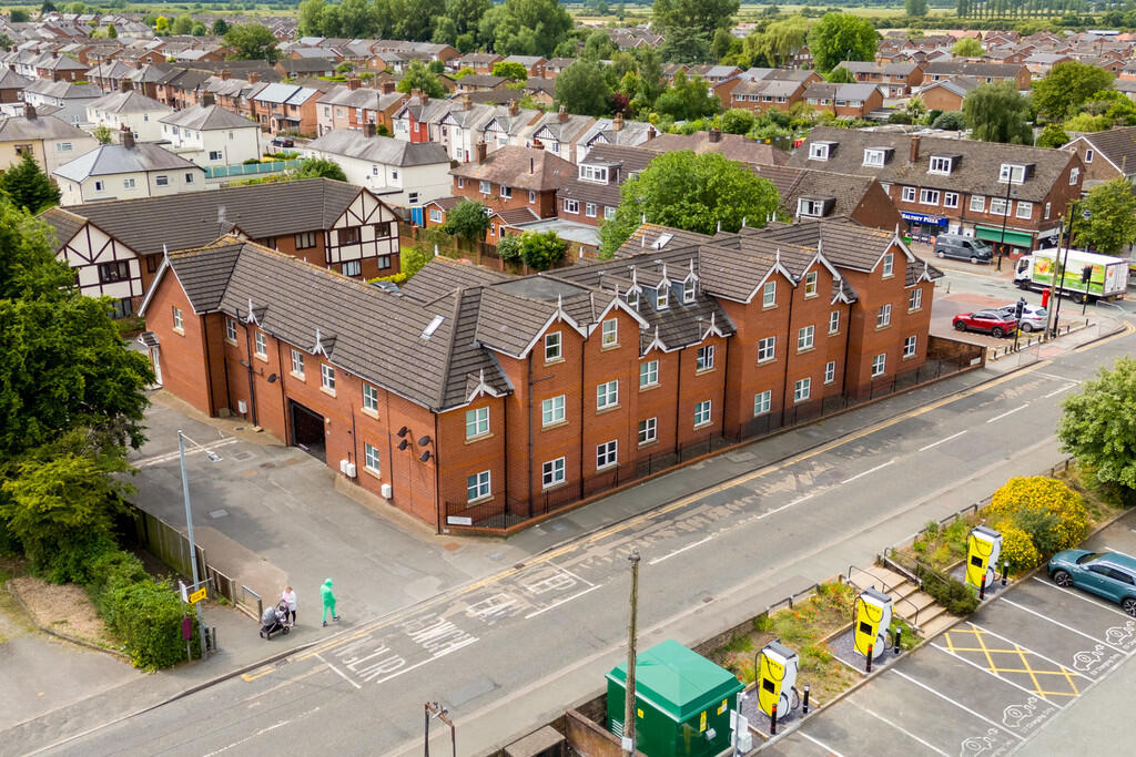 Main image of property: 173 High Street, Saltney, Chester