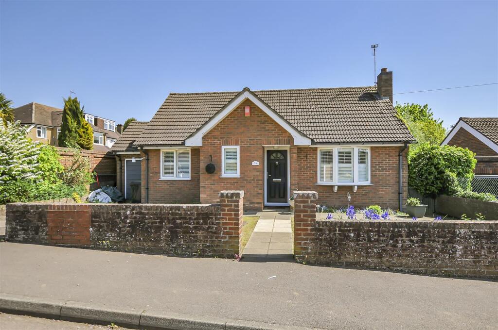 Main image of property: Ruscombe Drive, Park Street, St. Albans