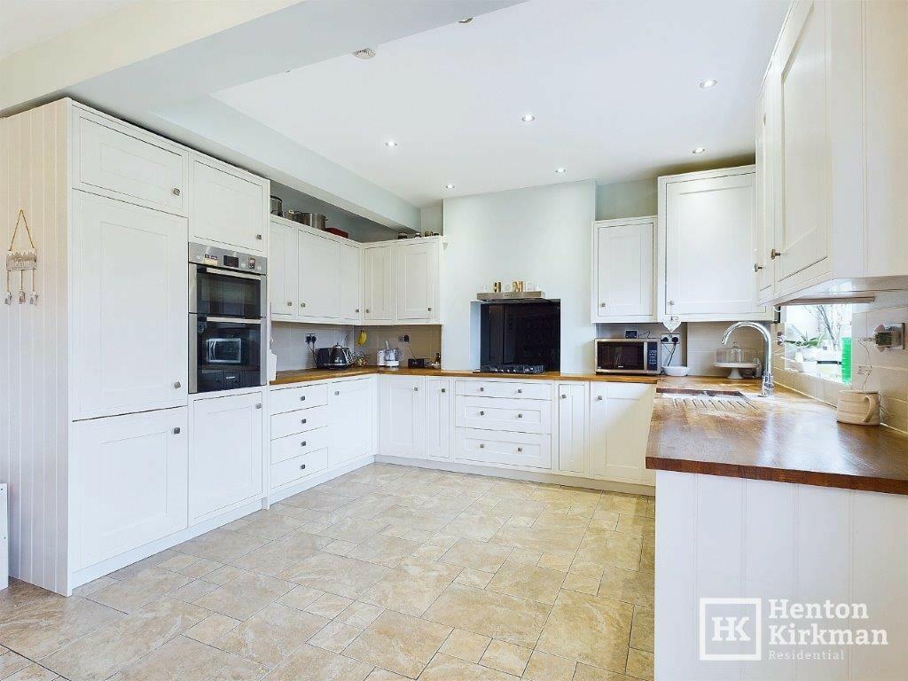 Netherpark Drive, Romford, London, RM2 photo 4