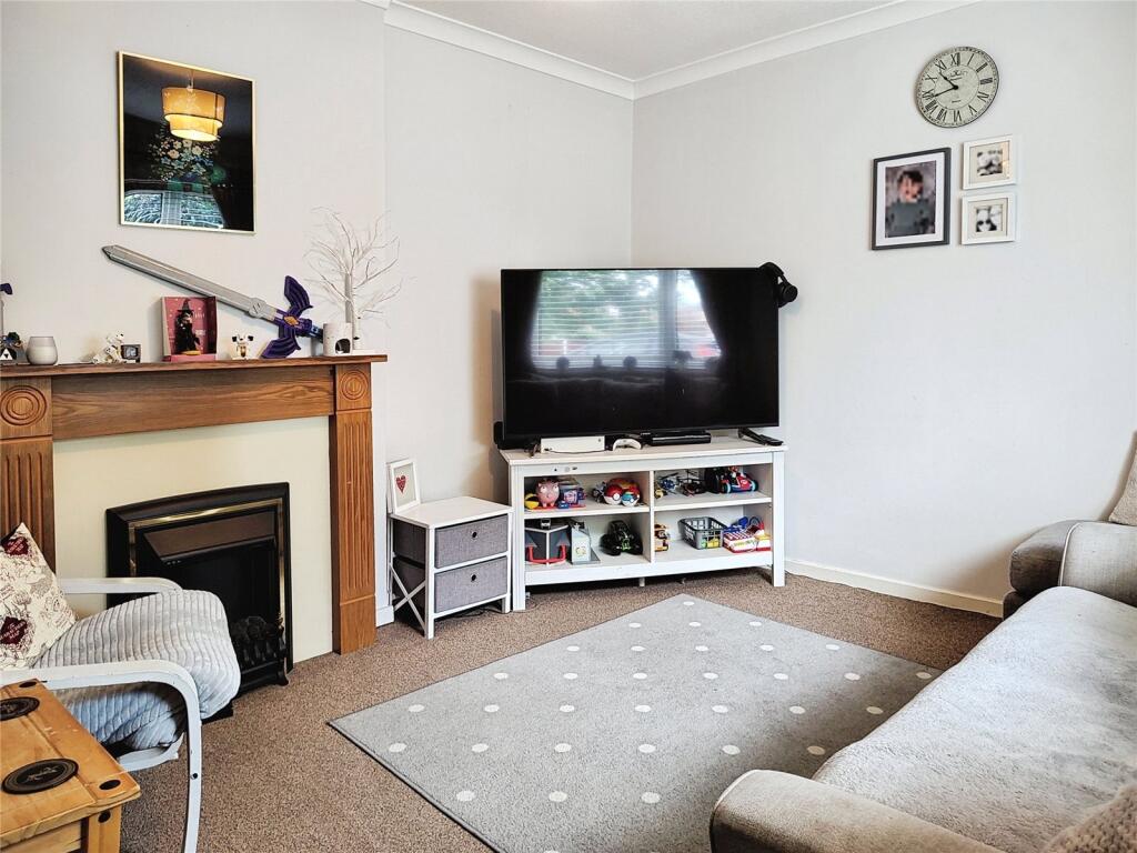 St. Chads Close, Wellington, Telford, Shropshire, TF1 photo 2