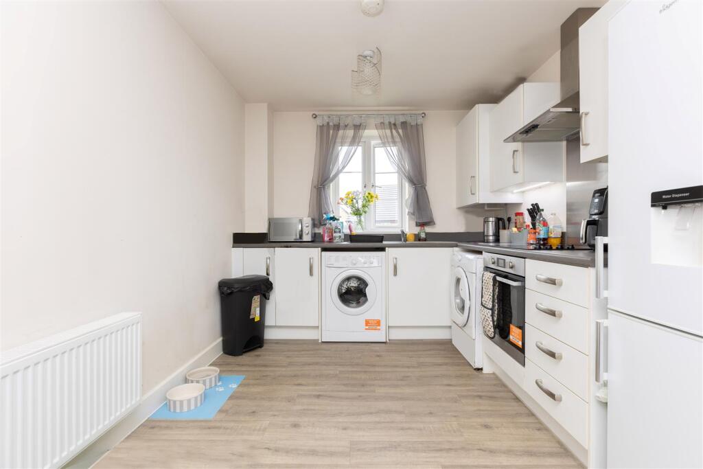Larkinson Avenue, Biggleswade SG18 0RF photo 4