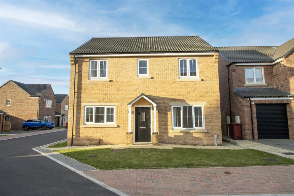 4-bed detached on Hawthorne Meadows, Chesterfield Rd, Barlborough, £284,000