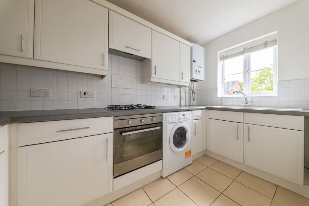 Apartment in Three Rivers, The Cedars Estate, Batchworth - View 3