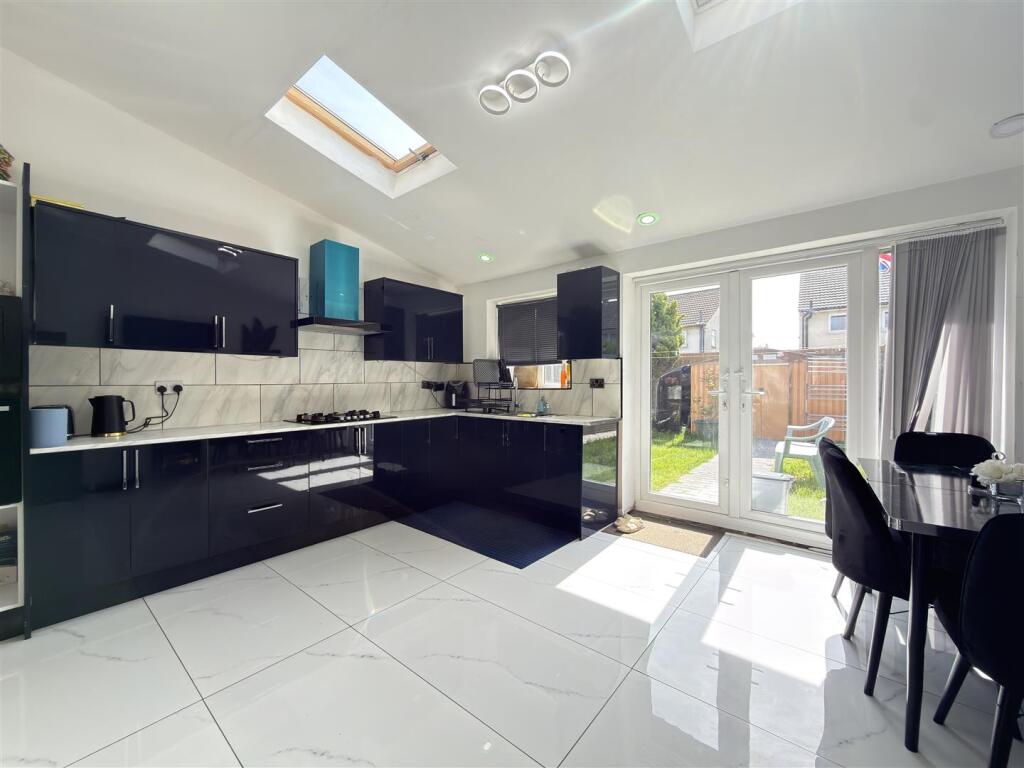 House in Leicester, Mowmacre Hill - View 4