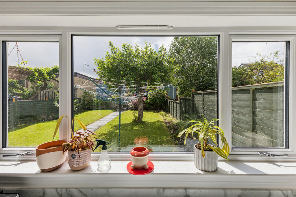 House in Perth, Fairfield - View 5