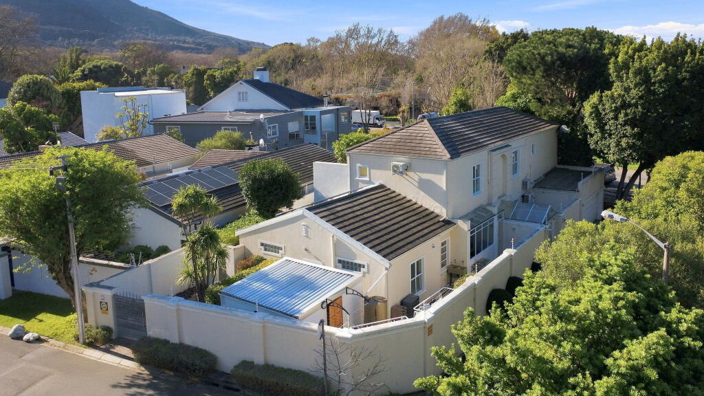 Main image of property: South Africa, Western Cape, Newlands