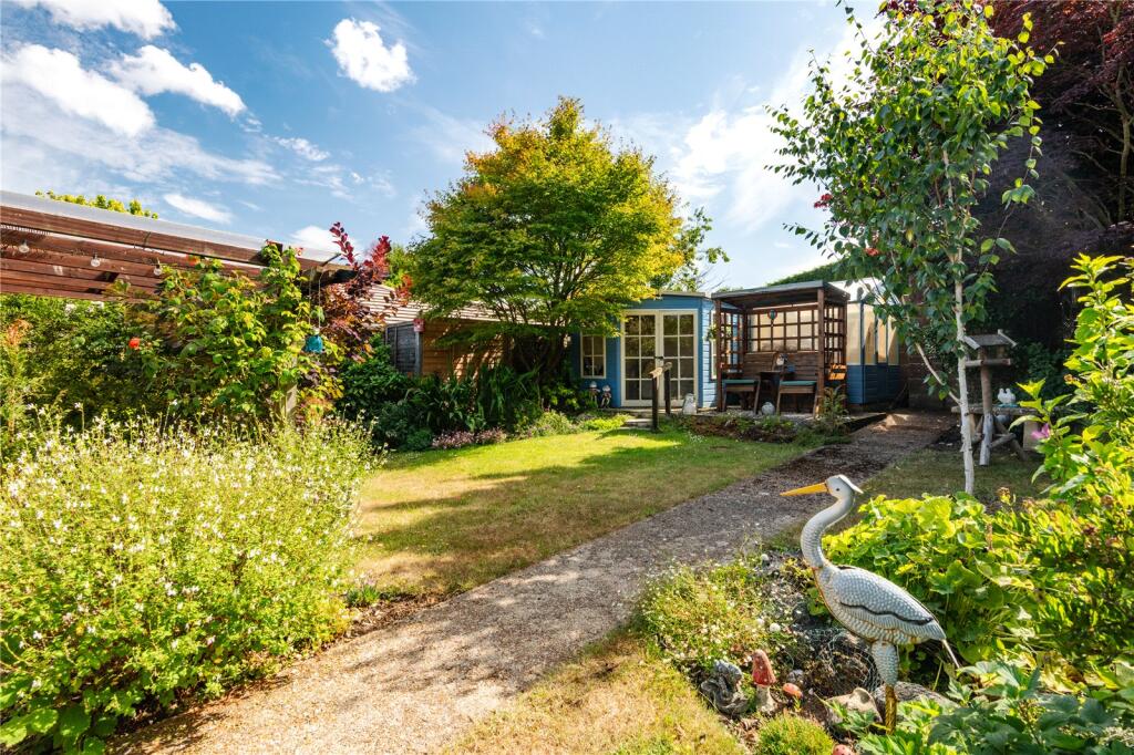 Franklands Close, Findon Valley, Worthing, West Sussex, BN14 photo 3