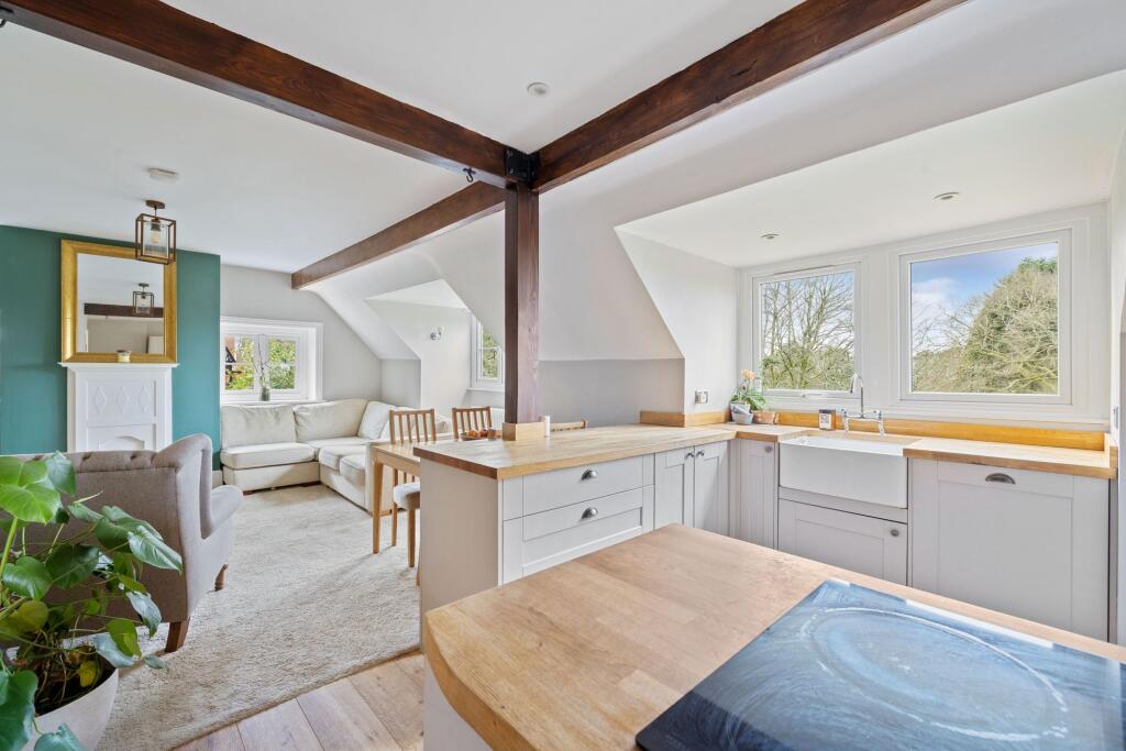 Tower Road, Hindhead, GU26 photo 3