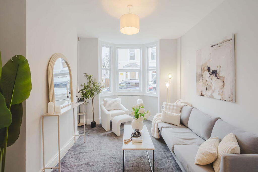 Main image of property: Clifton Street, Old Town, Swindon, SN1 3QB