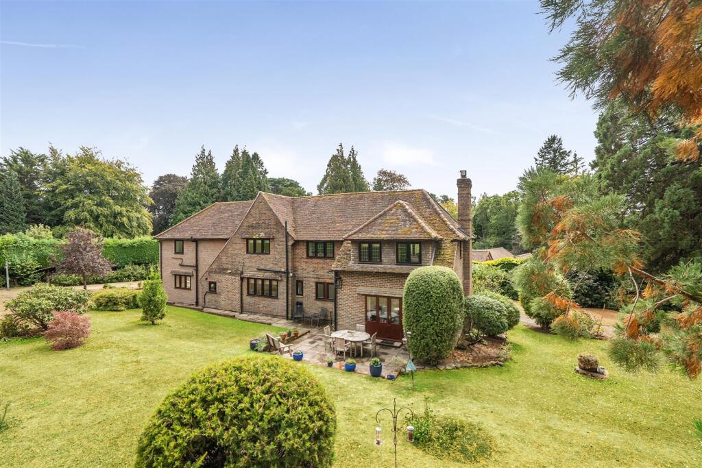 House in Waverley, Haslemere - View 4