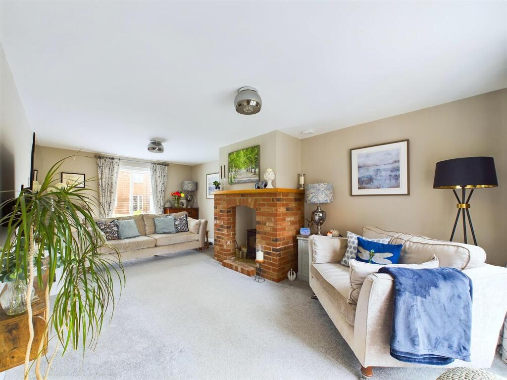 Stoneleigh Farm Drive, Maltby Le Marsh, Alford photo 3