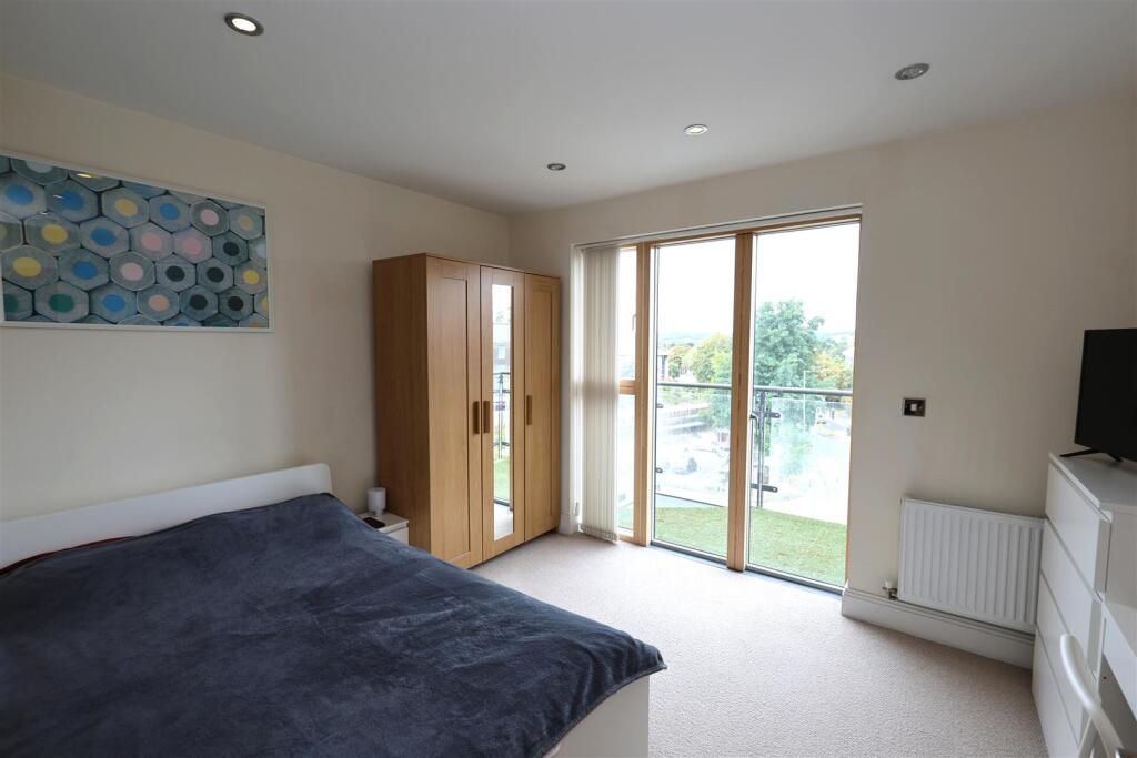Apartment in Tonbridge - More