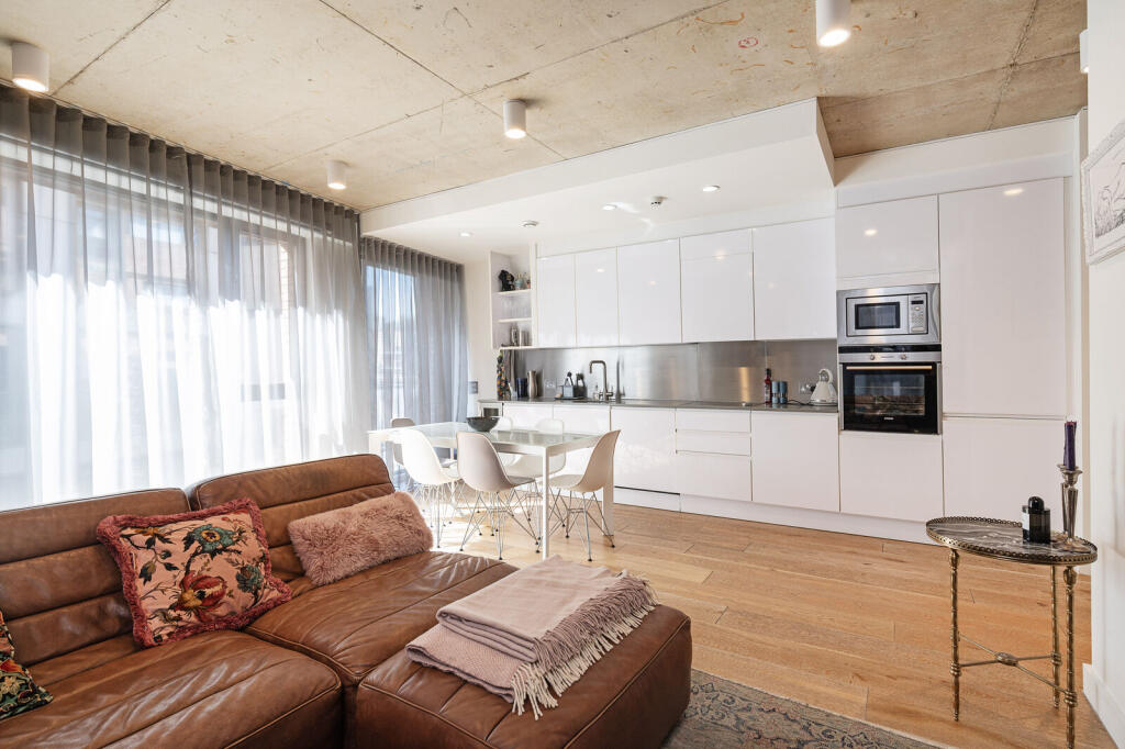 Apartment in London - More