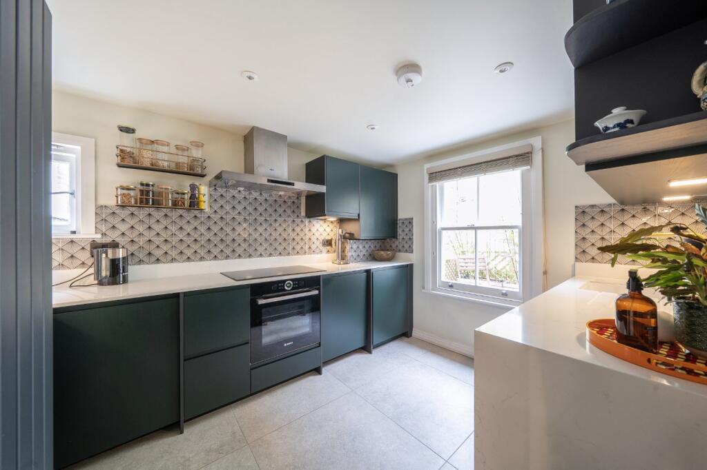 Apartment in London - View 3