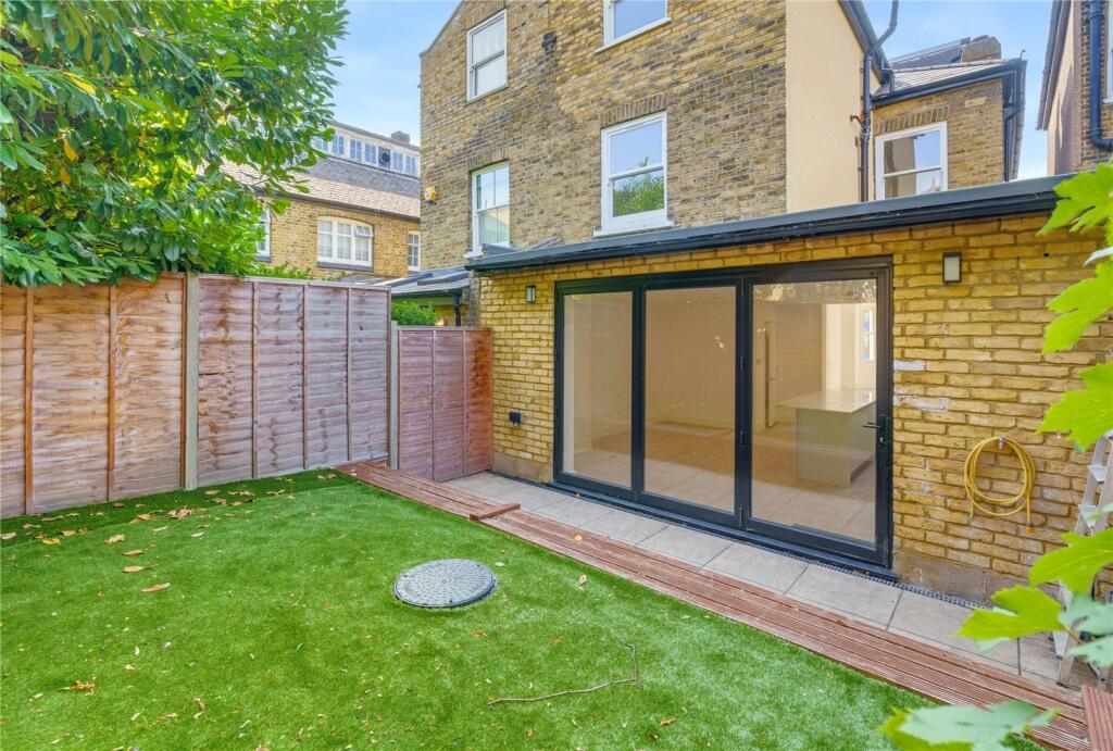 House in London - View 5